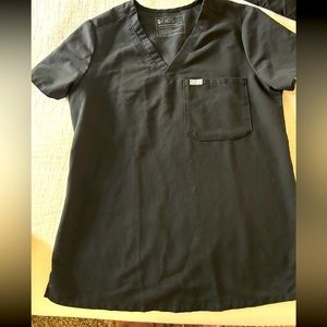 Catarina one pocket scrub top